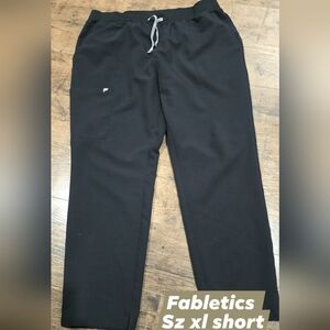 Fabletics womens pants sz xl short